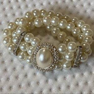 Pearl bracelet